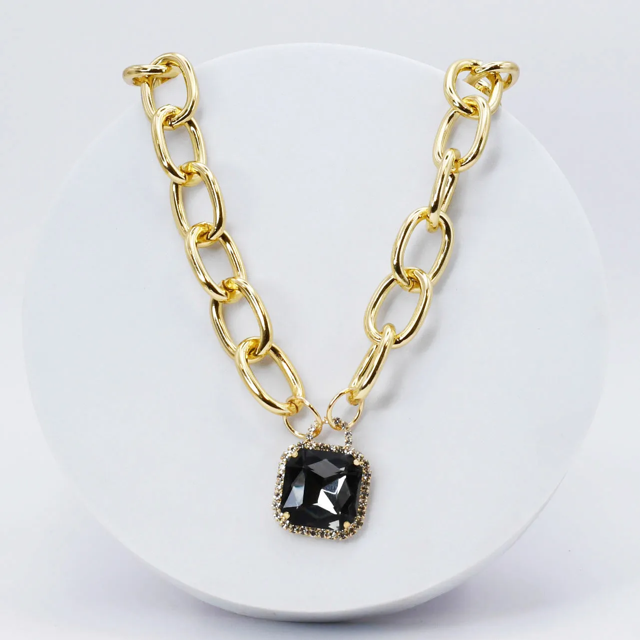 Black Glamour Chunk Necklace Gold